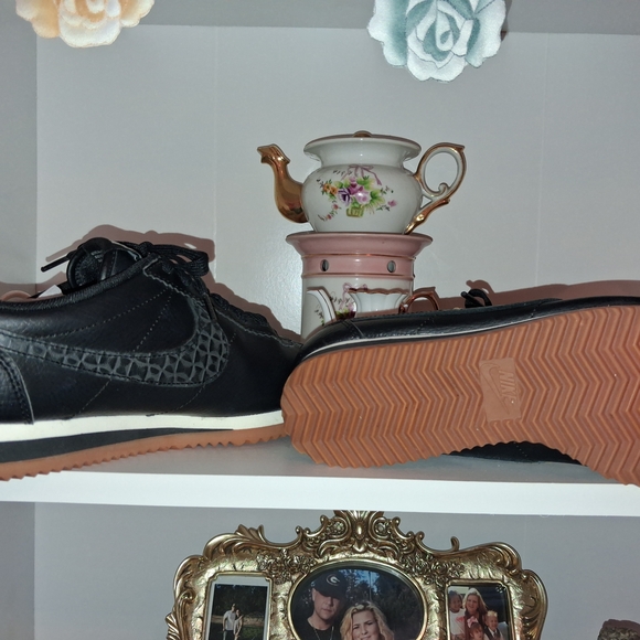 Sold - Picture 2 of 5